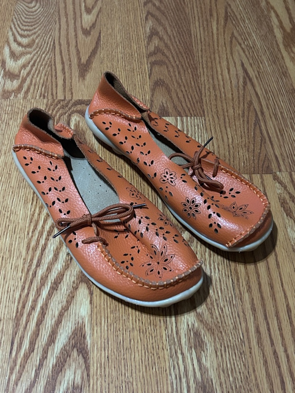 Kunsto Women's Leather Floral Orange Slip-Ons Size 39 Tie Accent on Side Comfy